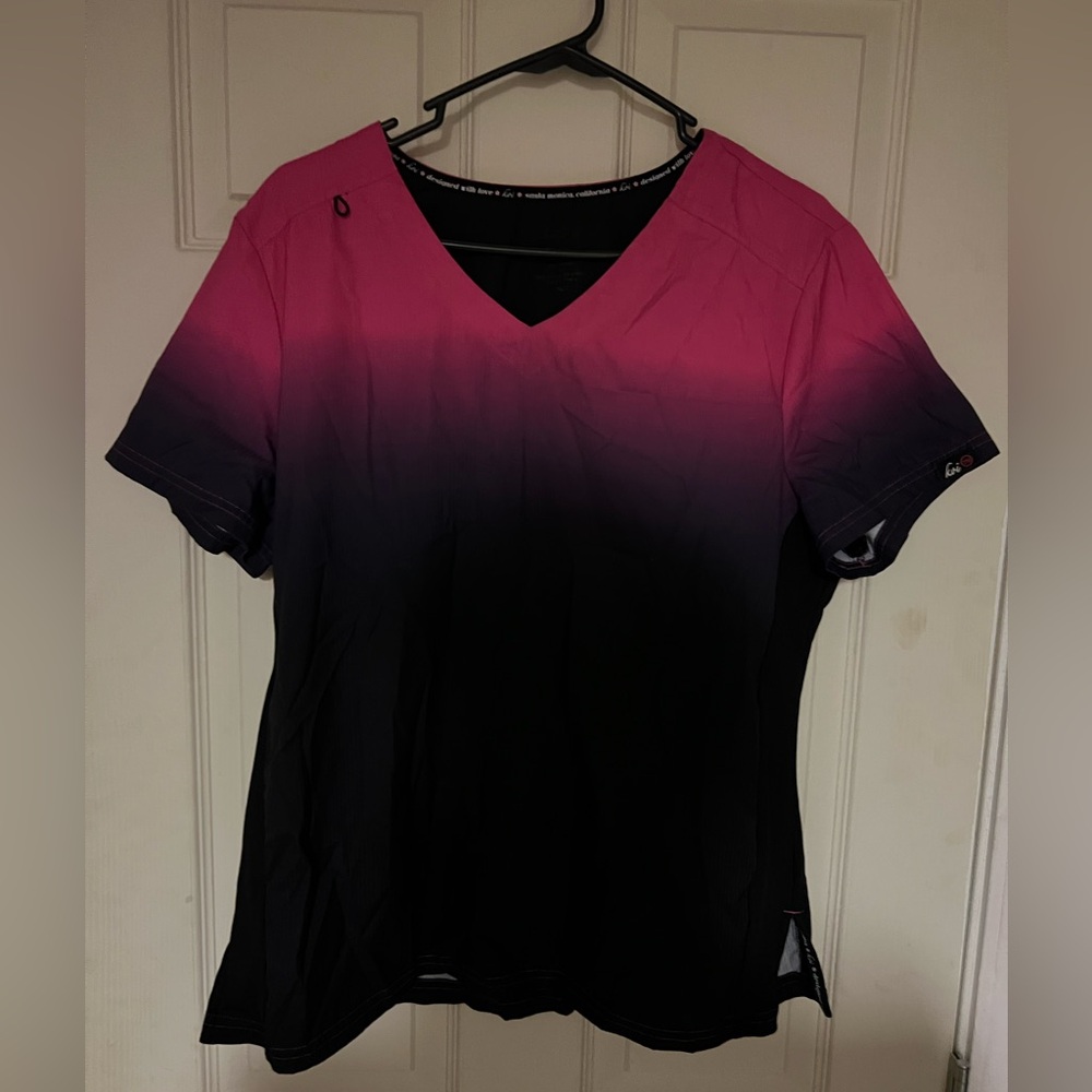 New with Tags Koi Lite ombré scrub top size X large slim fit $20.00